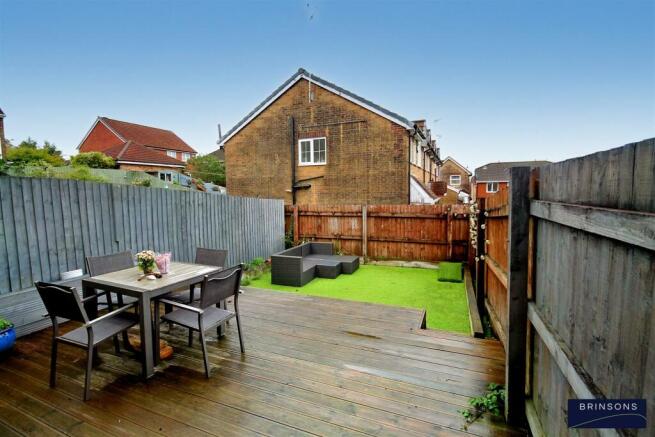 19. REAR GARDEN (4).jpg
