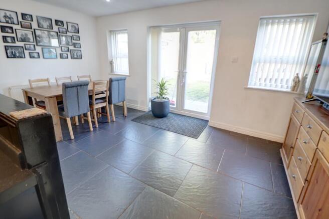 3 bed Terraced for sale Image 9
