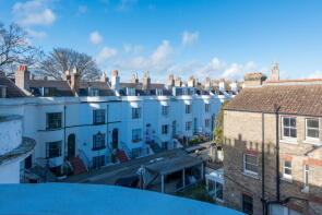 3, Guildford Lawn, Ramsgate CT11 9AY
