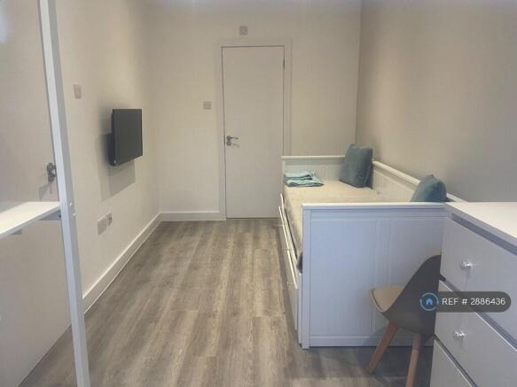 Fitted With Double Bed (Day Bed Not Facilitated)