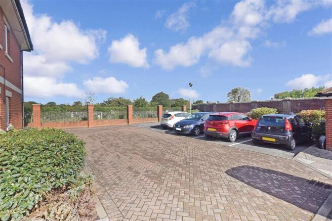 Driveway/Parking