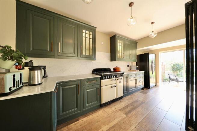3 bed Terraced for sale Image 11