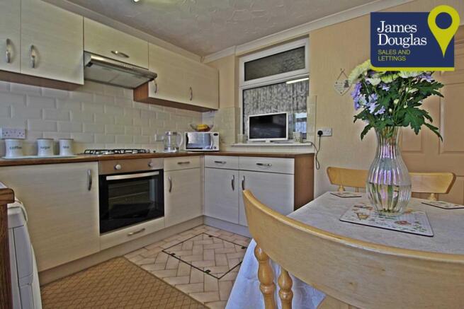 Kitchen 3.JPG