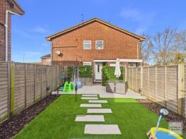 27, Markfield, Bognor Regis PO22 9HW