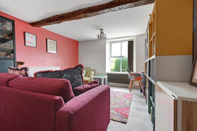 5 bed Detached for sale Image 11