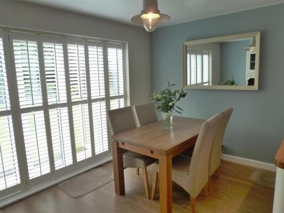 KITCHEN / DINING ROO