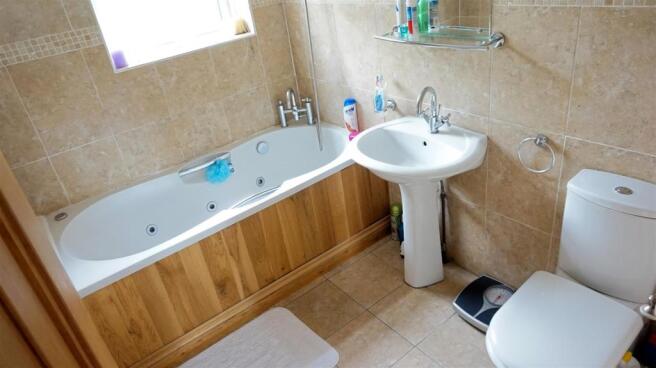 LUXURY FIRST FLOOR B