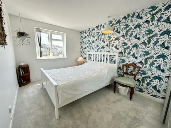 Bedroom 1.jpg