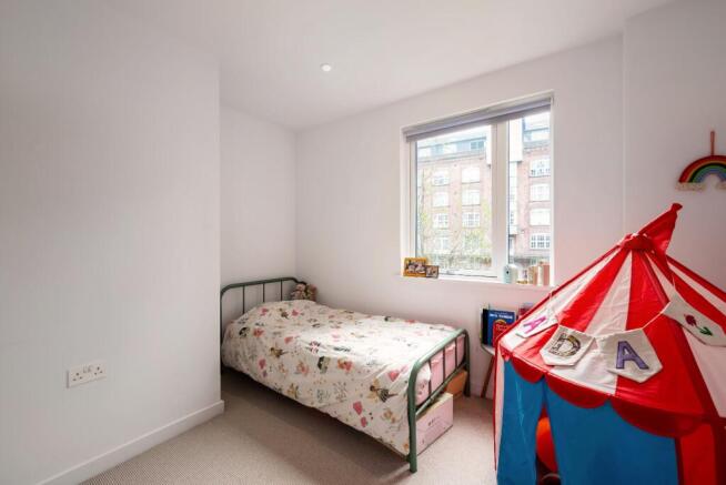 2 bed Flat to rent Image 7