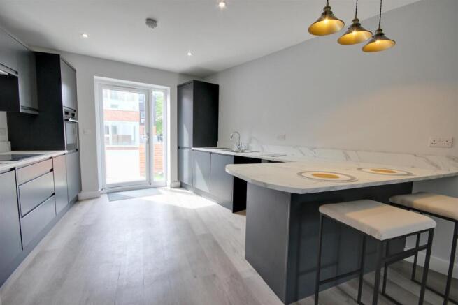 3 bed House for sale Image 5