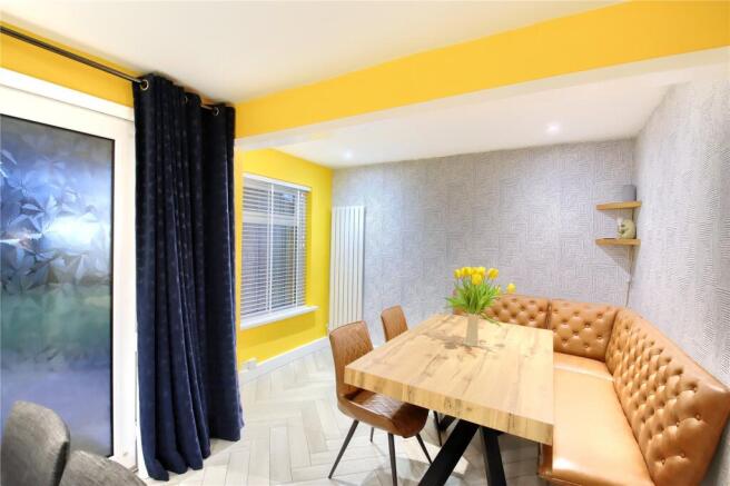 4 bed Detached for sale Image 5