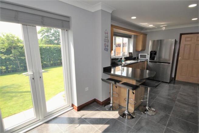 KITCHEN BREAKFAST ROOM