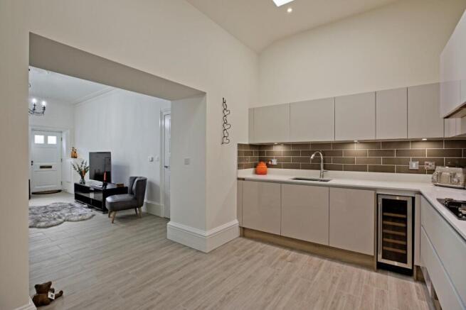 1 bed Apartment for sale Image 8