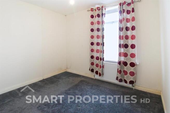 3 bed Terraced to rent Image 8