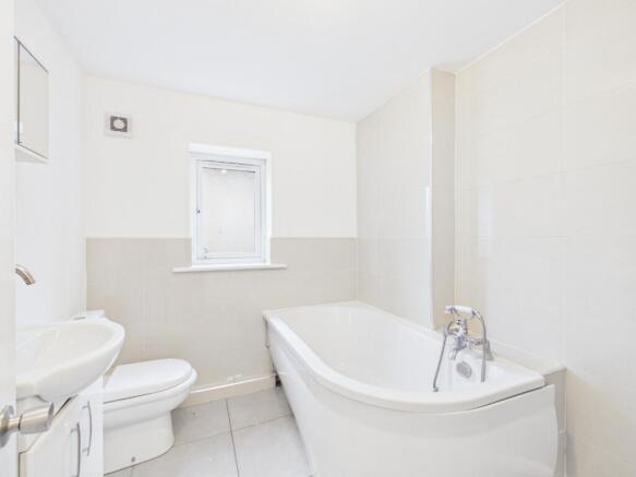 Kings Avenue, Flint, CH6 5JS photo 3
