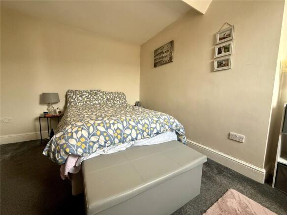2 bed Apartment for sale Image 4