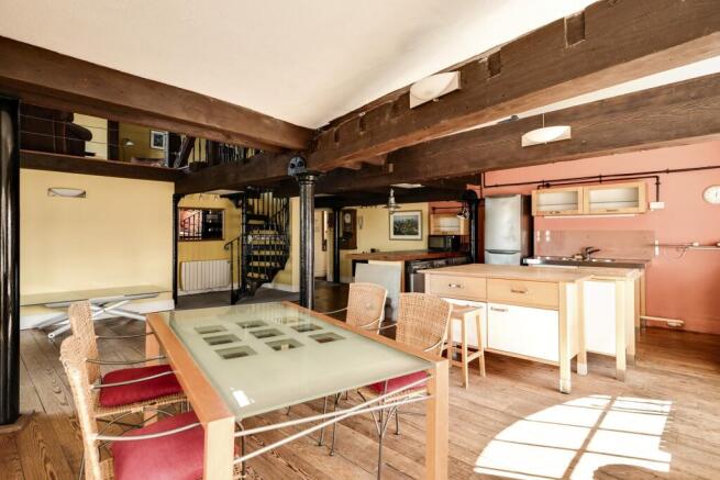 Kitchen dining