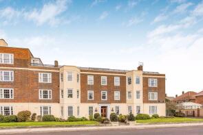 25, Dolphin Court, St Helens Parade, Southsea PO4 0QL