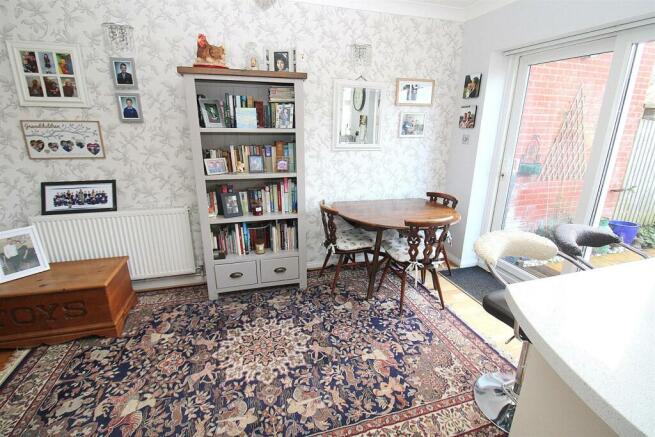 breakfast room.JPG