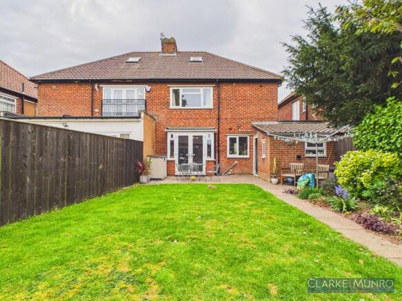 3 bed Semi-Detached for sale Image 11