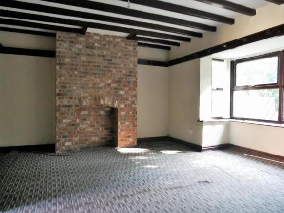 lounge 1.JPG