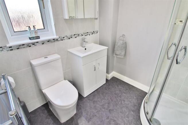 HazelwoodGrove_Ensuite_1.jpg