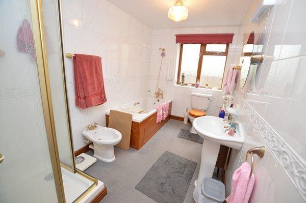 bath & shower room