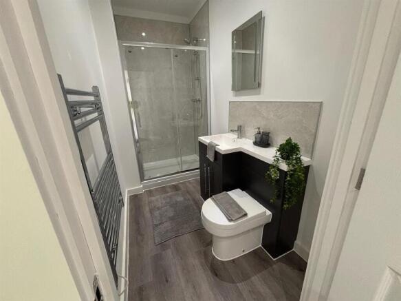 1 bed Apartment to rent Image 12