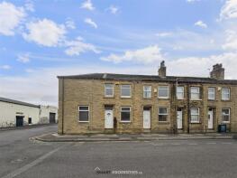 22, Fieldhouse Road, Huddersfield HD1 6NX