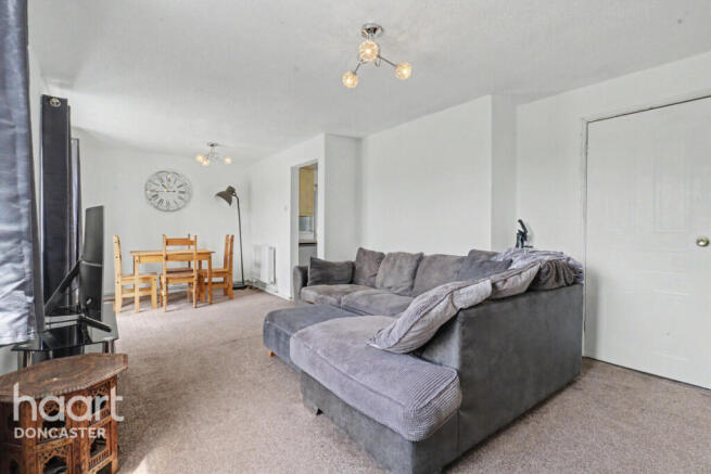 3 bed Semi-Detached for sale Image 11