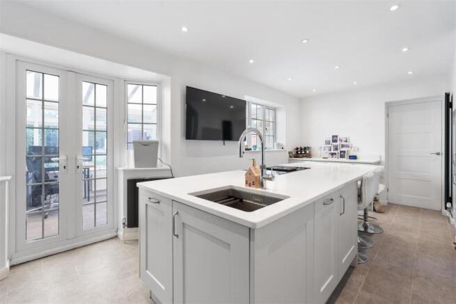 Kitchen / Breakfast Room