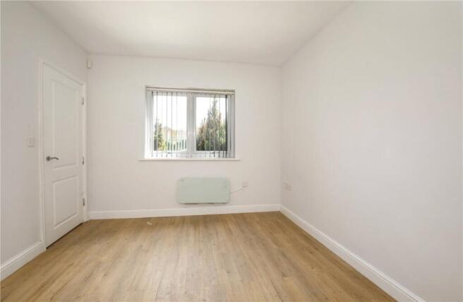 2 bed Semi-Detached to rent Image 4