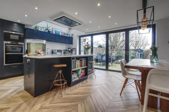 kitchen 1.jpg