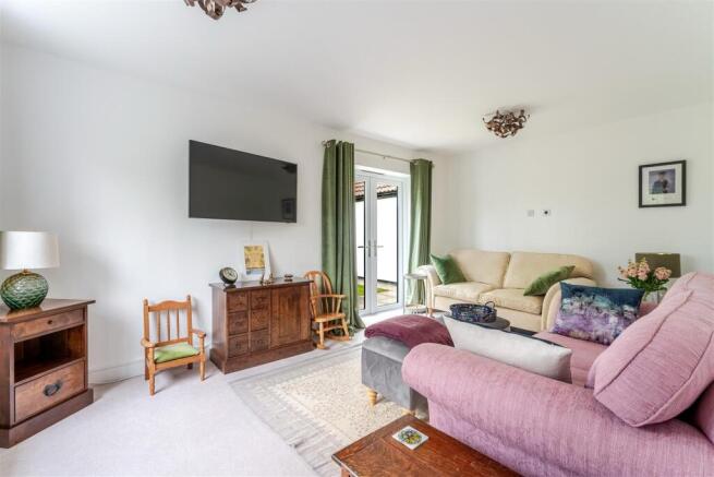 103 - sitting room.jpg