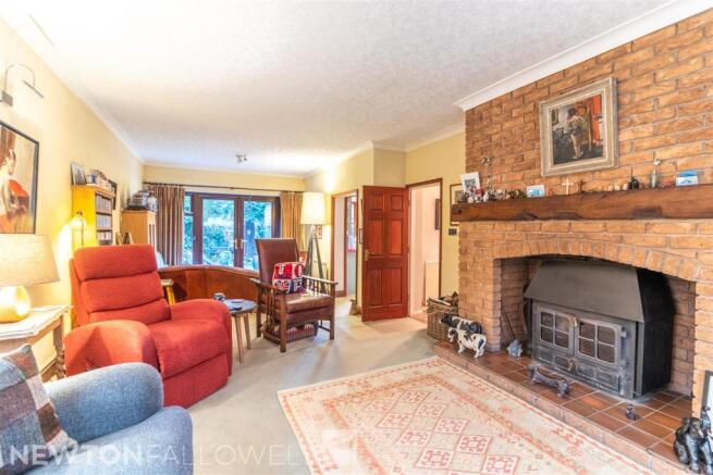 FORMAL LOUNGE