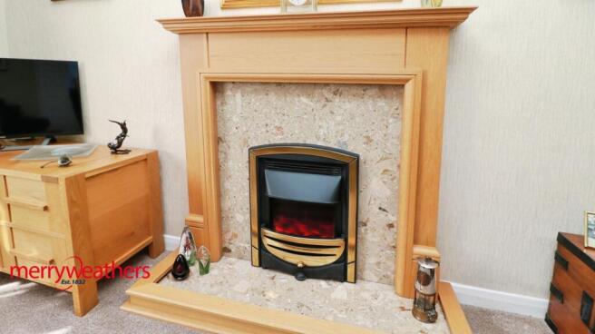 4 bed Detached for sale Image 11