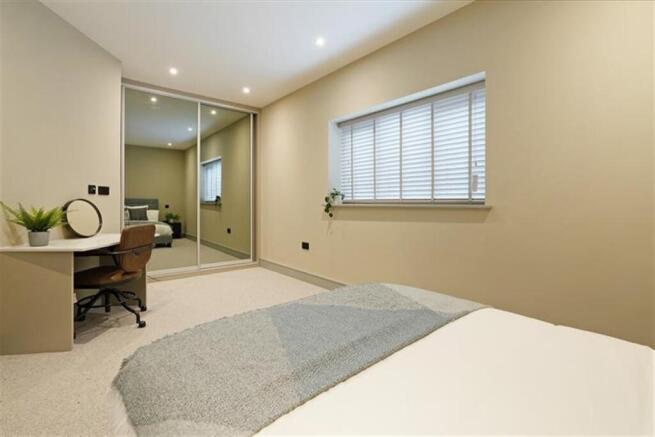 2 bed Apartment to rent Image 10