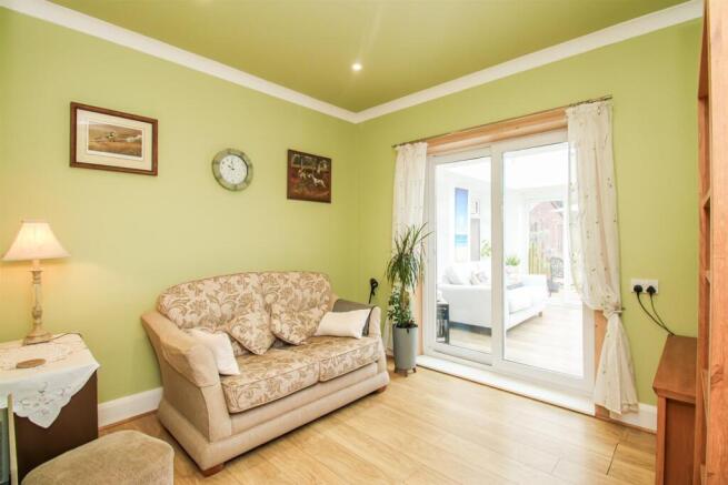 3 bed Detached Bungalow for sale Image 12