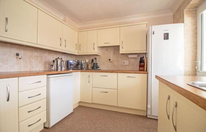 Roundway, Waterlooville, PO7 7QD photo 4