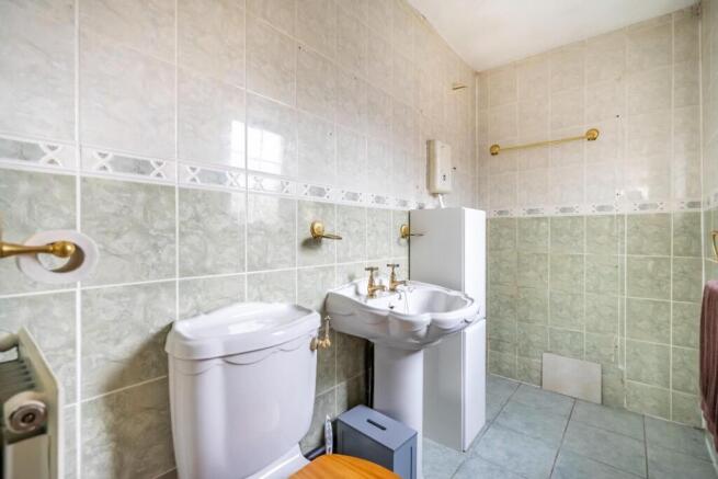 5 bed Semi-Detached for sale Image 9