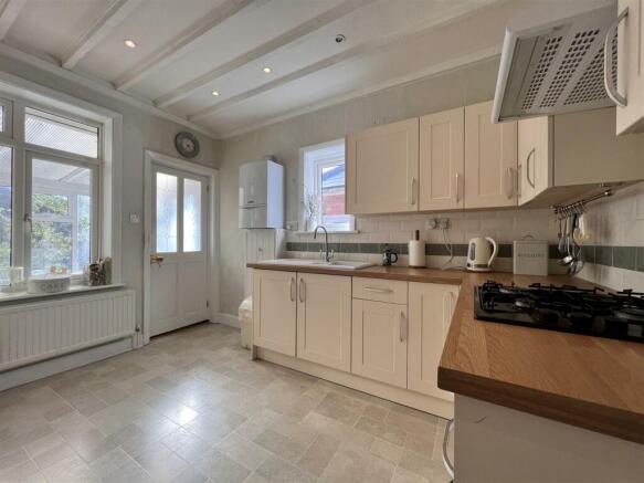 Kitchen: