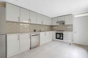 73, Fairlawn Park, London SE26 5SB