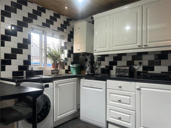 4 bed Terraced for sale Image 8