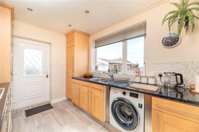 2 bed Bungalow for sale Image 6