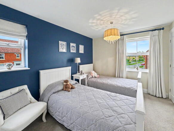 4 bed Detached for sale Image 11