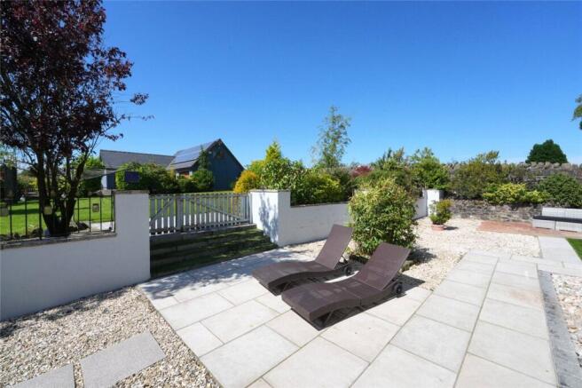 House 2 Gardens