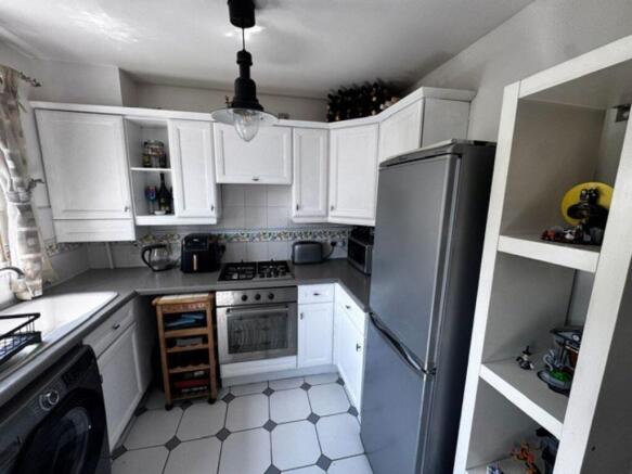 2 bed Semi-Detached for sale Image 4