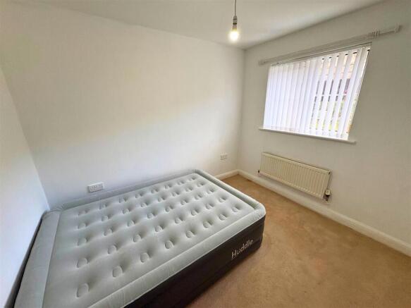 Bedroom 2a (edit).jpg