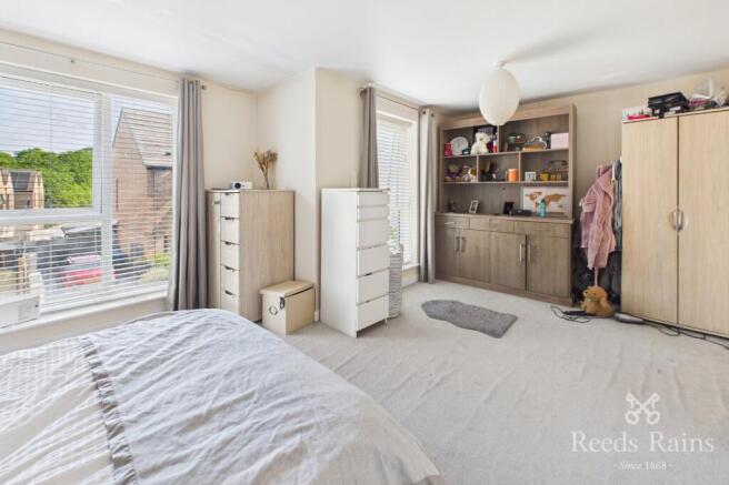 5 bed Semi-Detached to rent Image 10