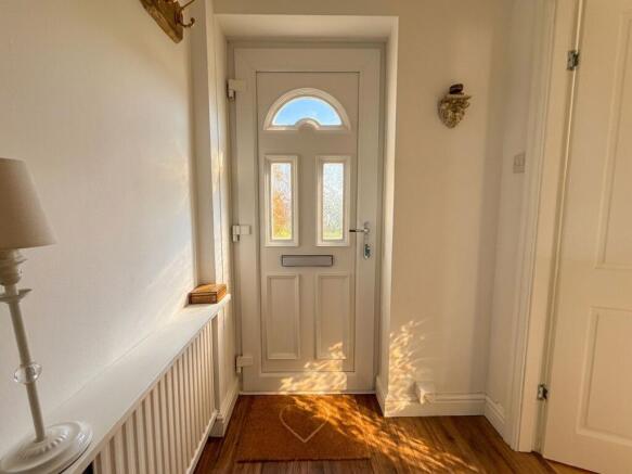 3 bed Semi-Detached for sale Image 10